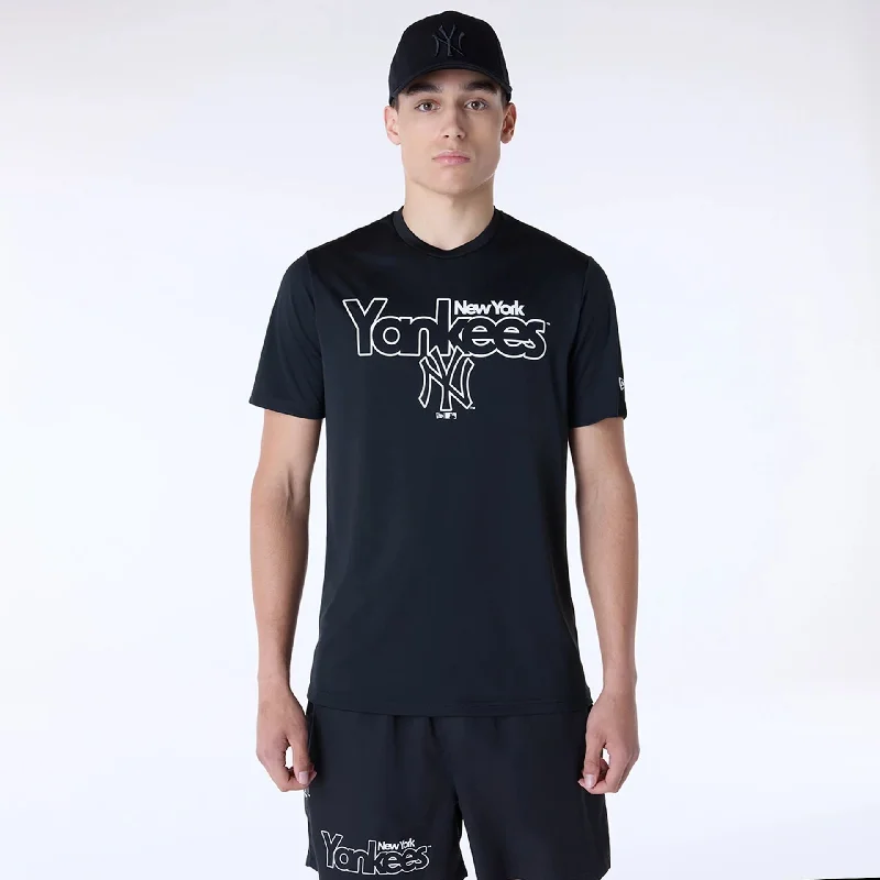 Men's Shirts with Embellished HemlinesNew York Yankees MLB Essentials Black T-Shirt