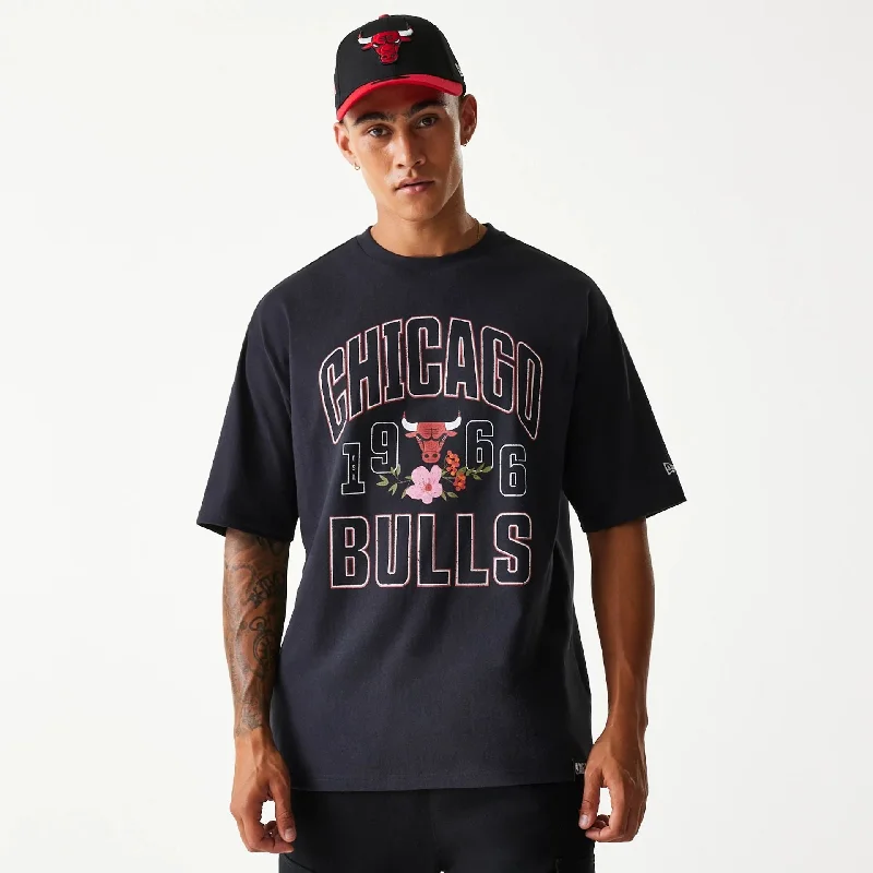 Men's Shirts with CollarsChicago Bulls NBA Distressed Black Oversized T-Shirt