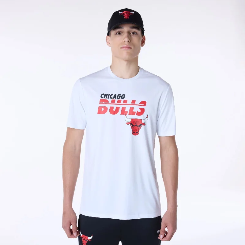 Men's Shirts with Adjustable HemlinesChicago Bulls NBA Essentials White T-Shirt