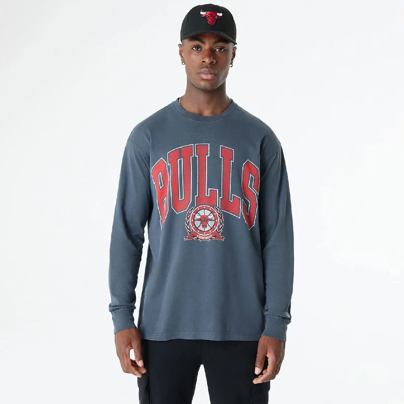Men's Shirts with Embroidered DesignsChicago Bulls Oversized Essential Black Oversized Long Sleeve T-Shirt
