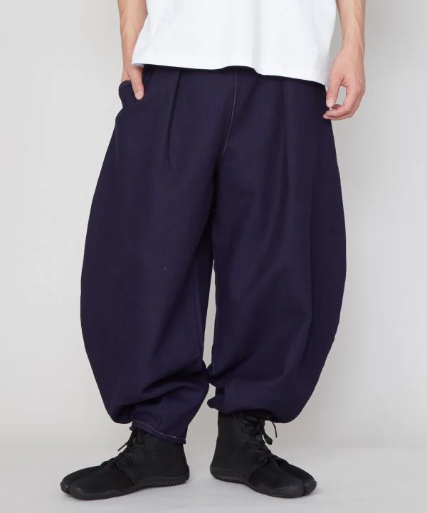 Men's Pants with Pleated FrontsKUROKI x KAYA HACHISU Weave IBARA Denim Pants