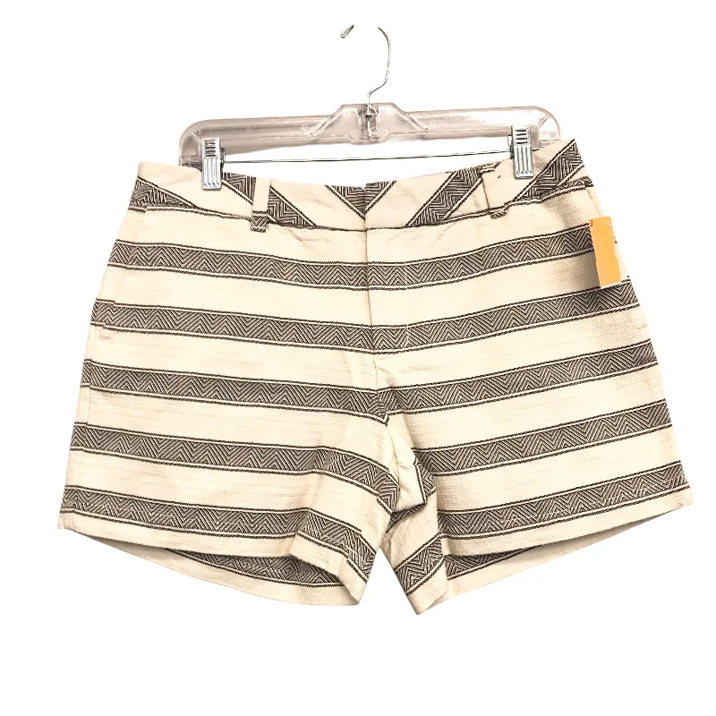 Men's Pants with Logo EmbossmentsShorts By Liz Claiborne In Striped Pattern, Size:6