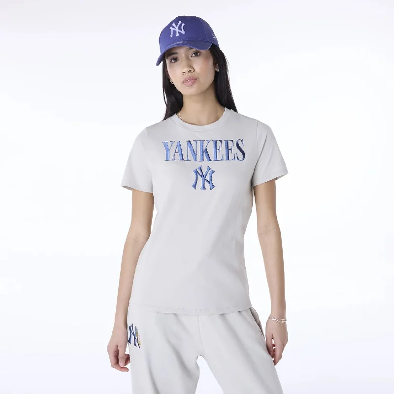 Men's Shirts with Spread CollarsNew York Yankees Womens MLB Cream T-Shirt