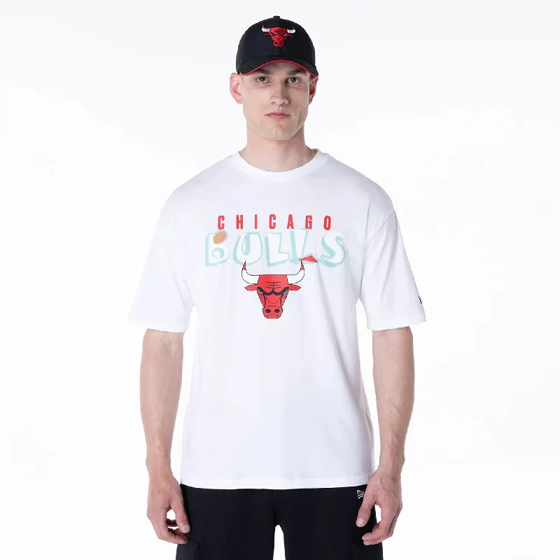 Men's Shirts with Asymmetrical HemlinesChicago Bulls NBA Graphic White Oversized T-Shirt