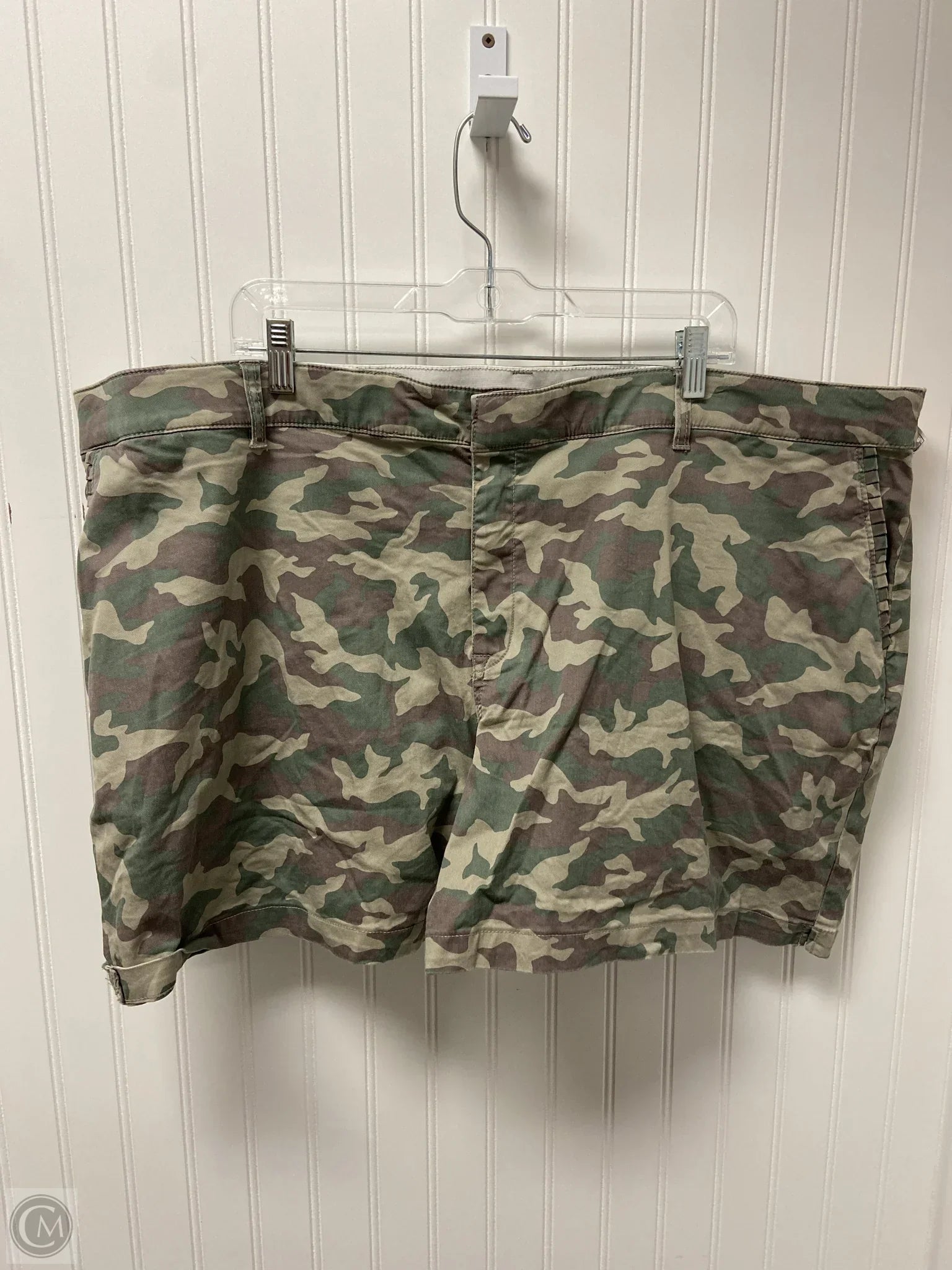 Men's Pants with Reflective Stripes for SafetyShorts By Lane Bryant In Camouflage Print, Size: 28