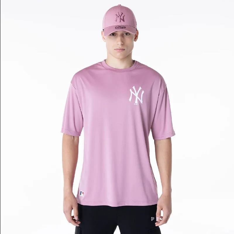 Men's Shirts with Button-Down PocketsNew York Yankees League Essential Dark Pink T-Shirt