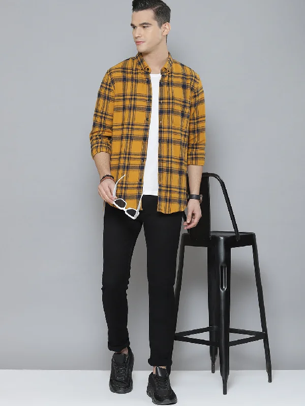 Men's Slim-Fit Shirts for a Flattering ShapeMen Smart Tartan Checked Cotton Casual Shirt