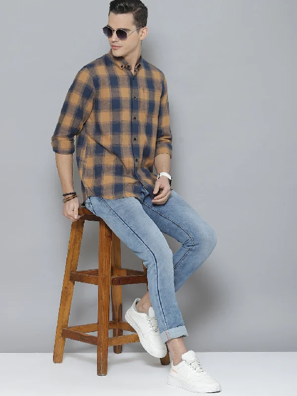 Men's Logo T-Shirts for Brand RepresentationMen Smart Tartan Checks Casual Shirt