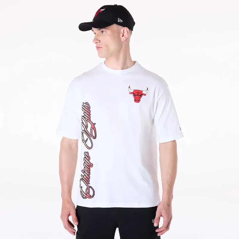 Men's Three-Quarter Sleeved TopsChicago Bulls NBA Font Graphic White T-Shirt