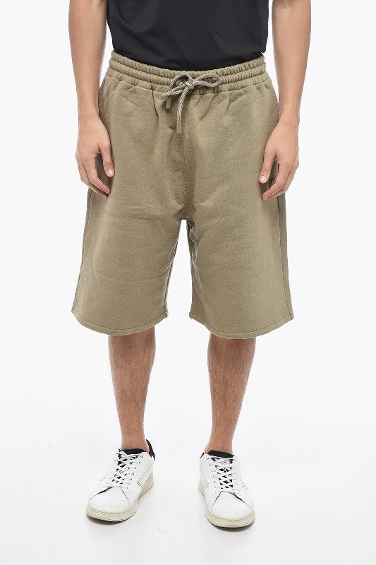 Men's Pants with Side PocketsOff-White Skate Shorts with Visible Stitching