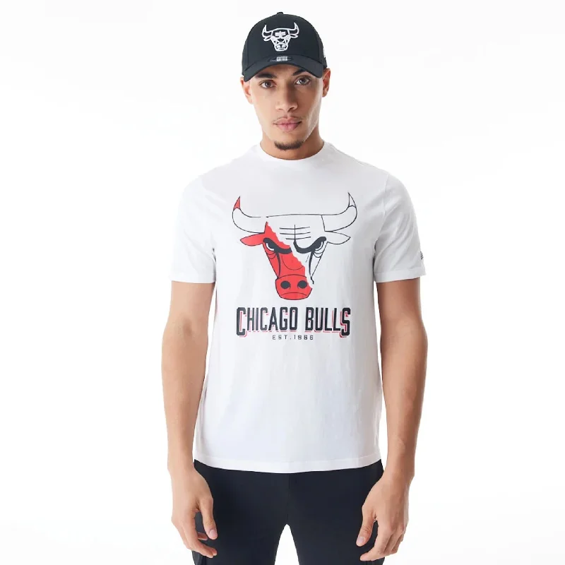 Men's Shirts with Appliqué DetailsChicago Bulls NBA Logo Graphic White T-Shirt