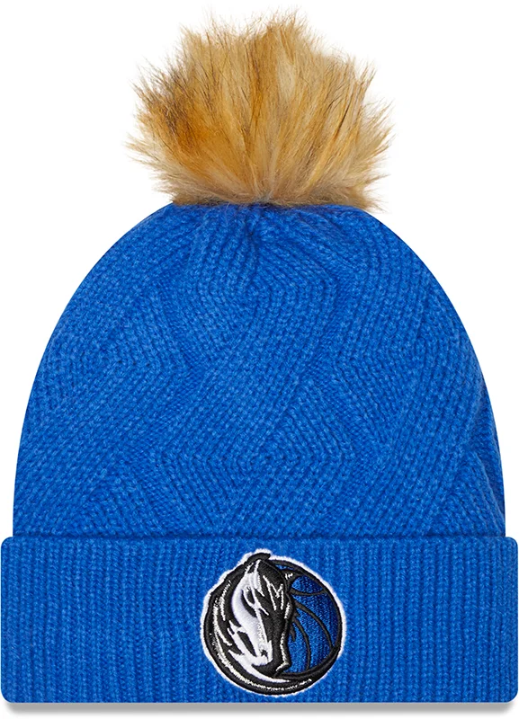 DALLAS MAVERICKS NEW ERA 2022 WOMENS HORSEHEAD SNOWY POM KNIT