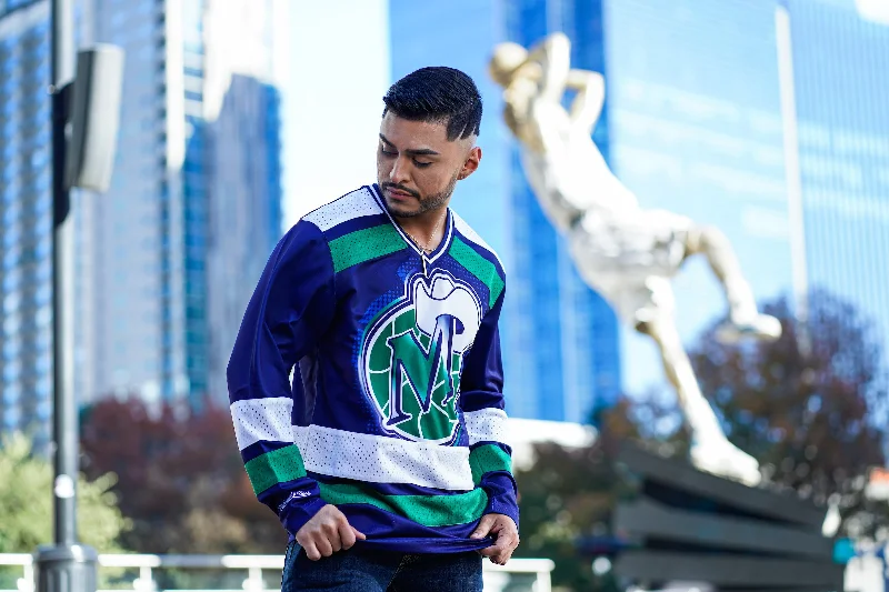 DALLAS MAVERICKS MITCHELL & NESS 23 BIG M-HAT HOCKEY TOP