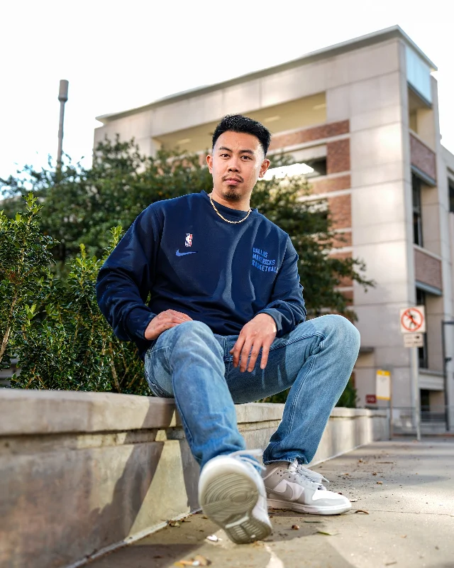 DALLAS MAVERICKS NIKE NAVY BLUE SWEATSHIRT