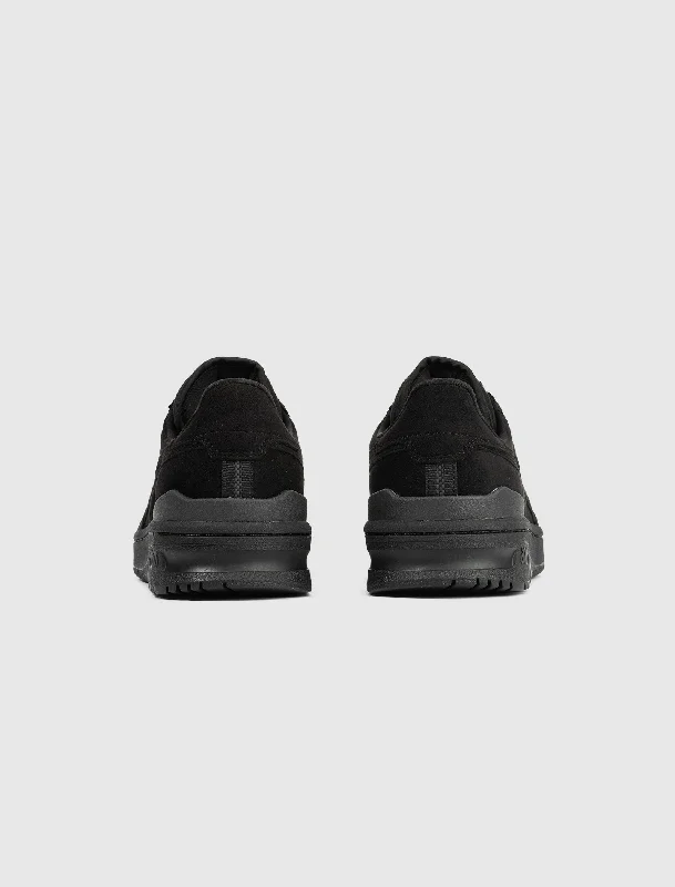 COMME DES GARCONS VIC NBD SNEAKERS