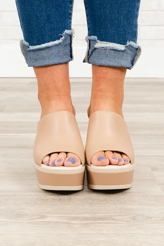 Peek-A-Boo Clogs, Nude